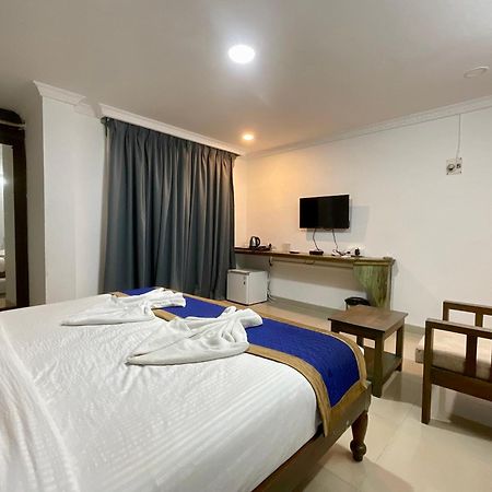 Nagas Hotel Satyavati Morjim Exteriér fotografie