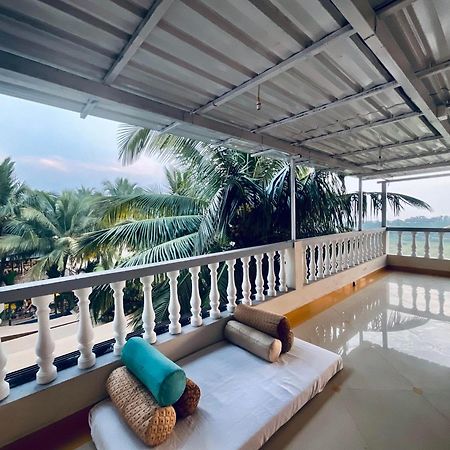 Nagas Hotel Satyavati Morjim Exteriér fotografie