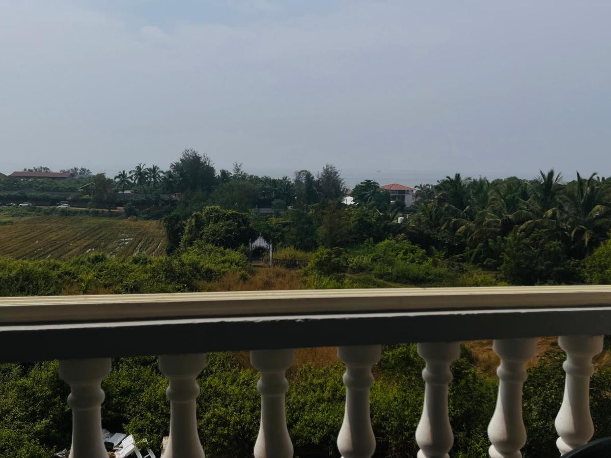 Nagas Hotel Satyavati Morjim Exteriér fotografie